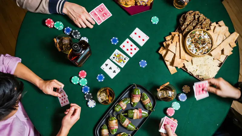 Cách chơi Poker chi tiết, dễ hiểu